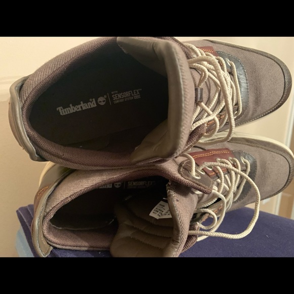 Timberland Shoes like new 10.5 - Picture 8 of 12